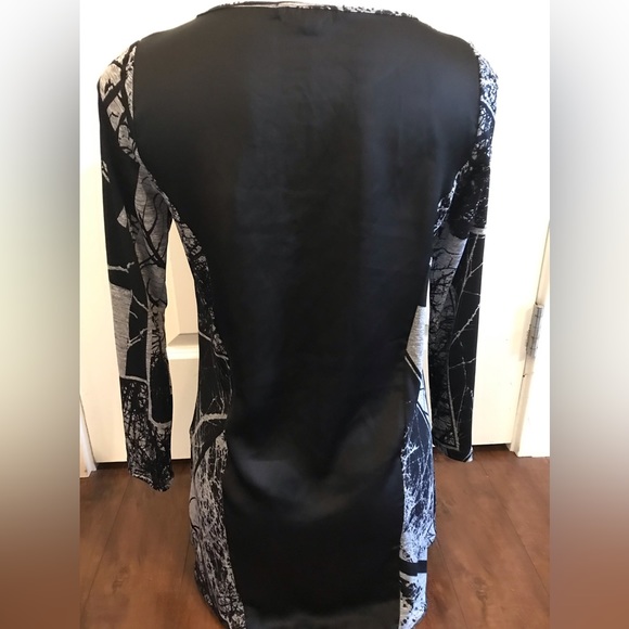 CYC graphic Long Sleeve Crewneck Black Gray Tunic Top size Small - Picture 2 of 9